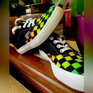 Hurley 80’s style checker board neon and black size 3 tennis shoes